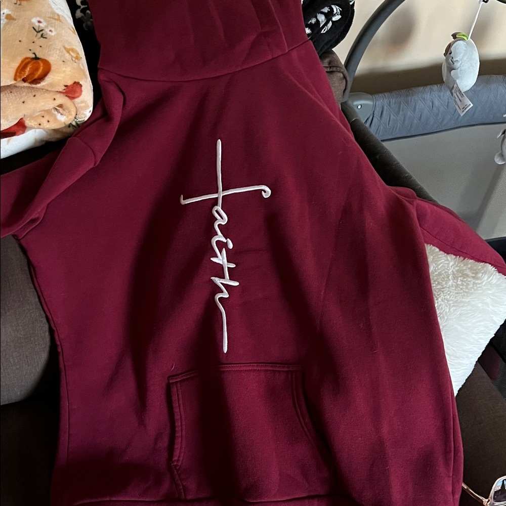 Women's Burgundy Faith Hoodie; Size XL; EUC